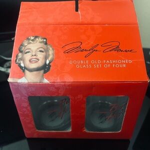 Beverly Hills Glass Set 💋